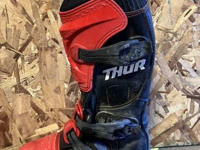 Thor Boots Size 3
