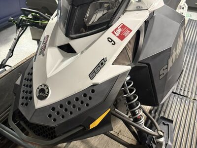 Snowmobile Skidoo 550 F 2019