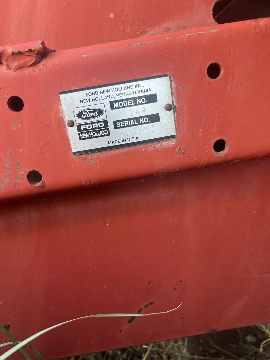 New Holland 144 Hay Inverter