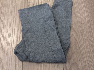 NWOT Women’s XXL Leggings w/phone pocket