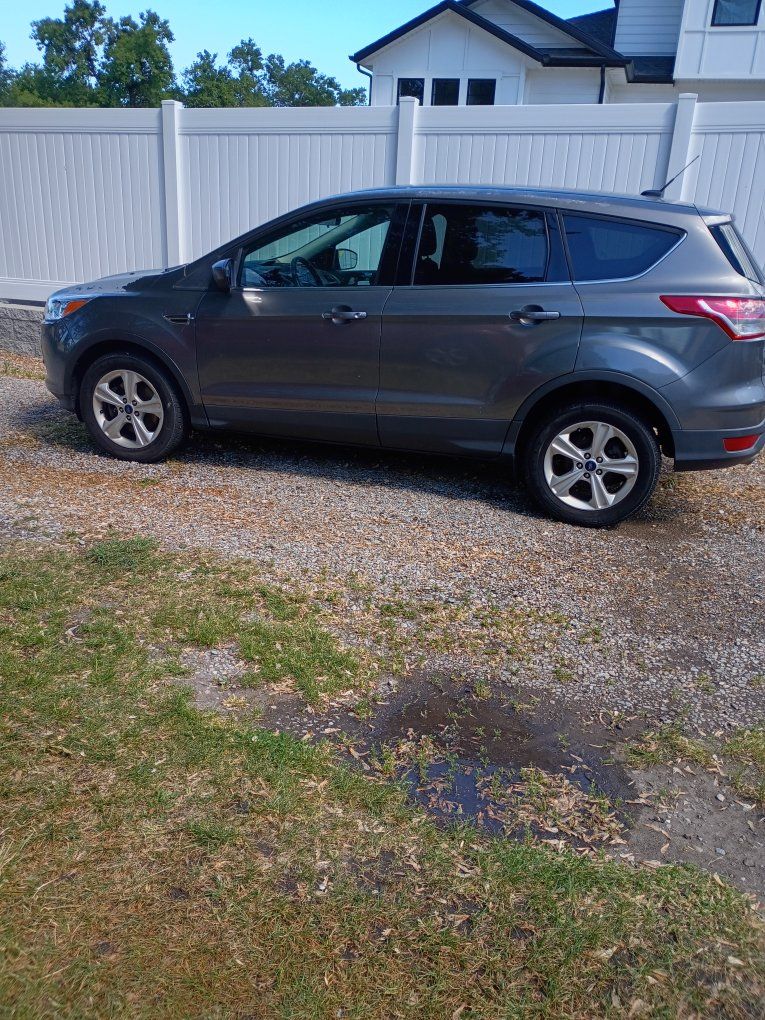 grey Ford escape 2014
