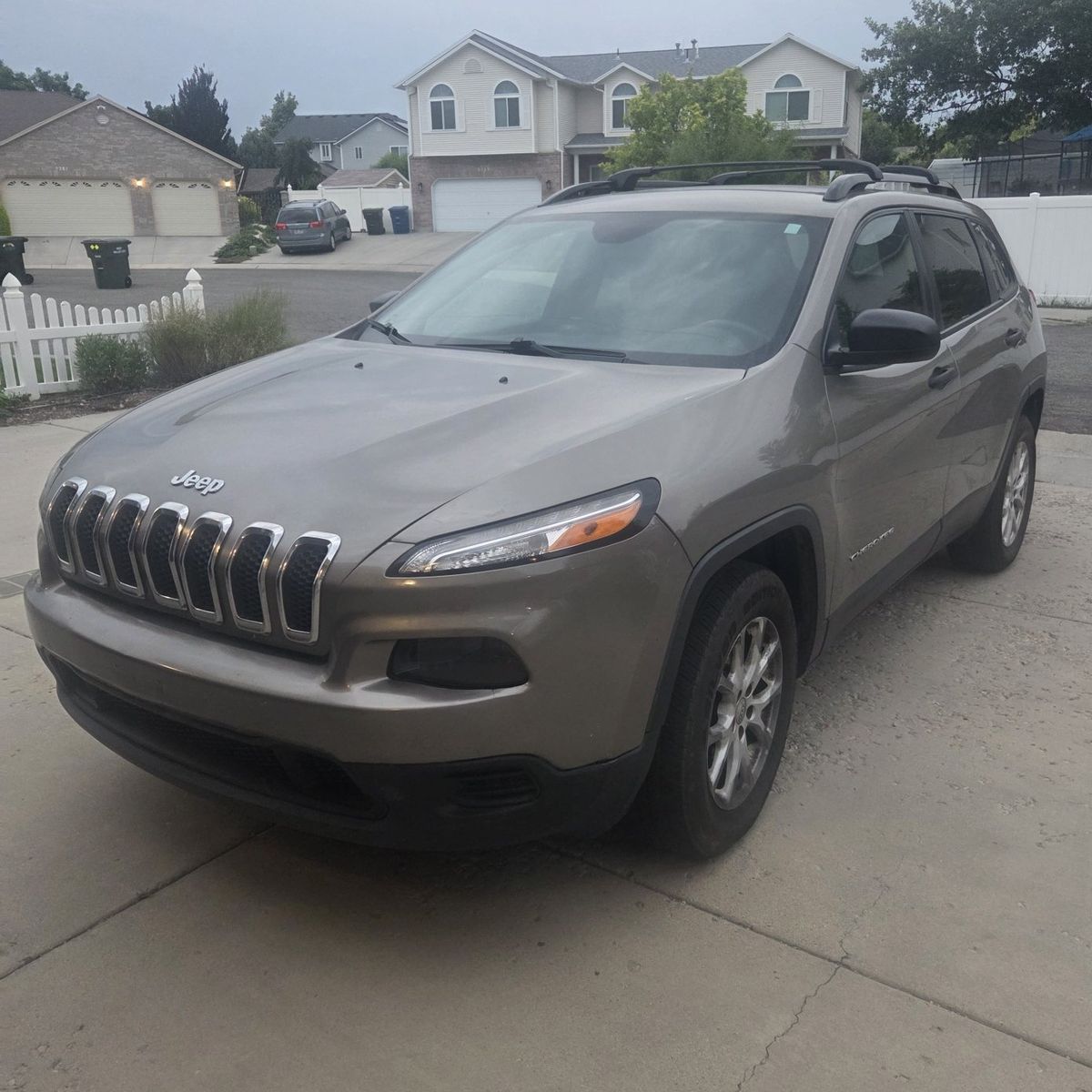 2017 Jeep Cherokee Sport