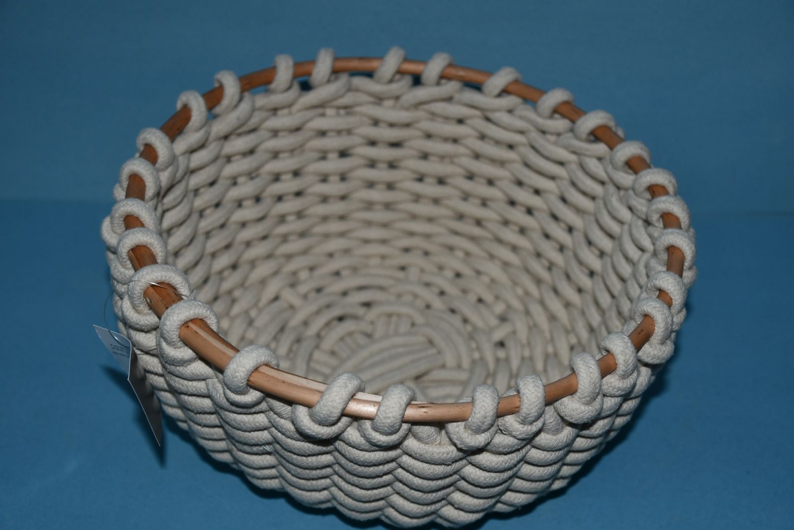 NWT ~ ROPE BASKET ~ CREAM ~ HEIGHT 5" ~ DIAMETER 10" ~ QUALITY ~ VERY NICE!