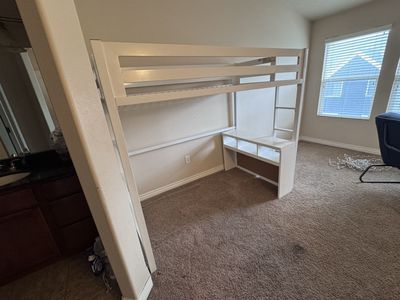 Sturdy loft bed/Entertainment shelf/Chair