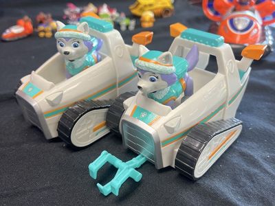 Paw patrol toys including Everest and her rig, priced separately