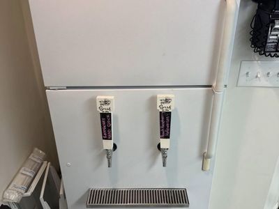 Kegerator Fridge With Kegs, Co2 Tanks, & Regulator