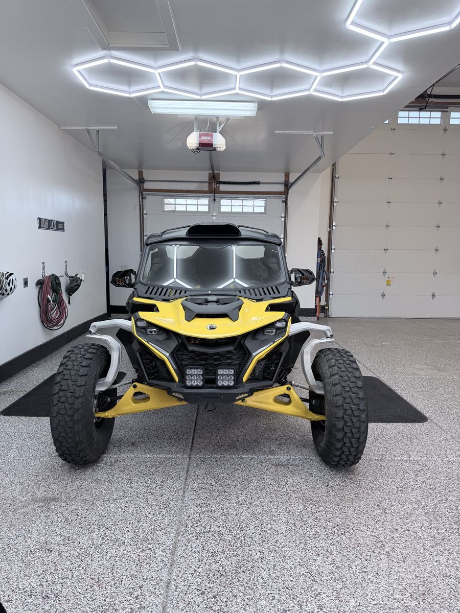 2024 CanAm Maverick R XRS with smart shox