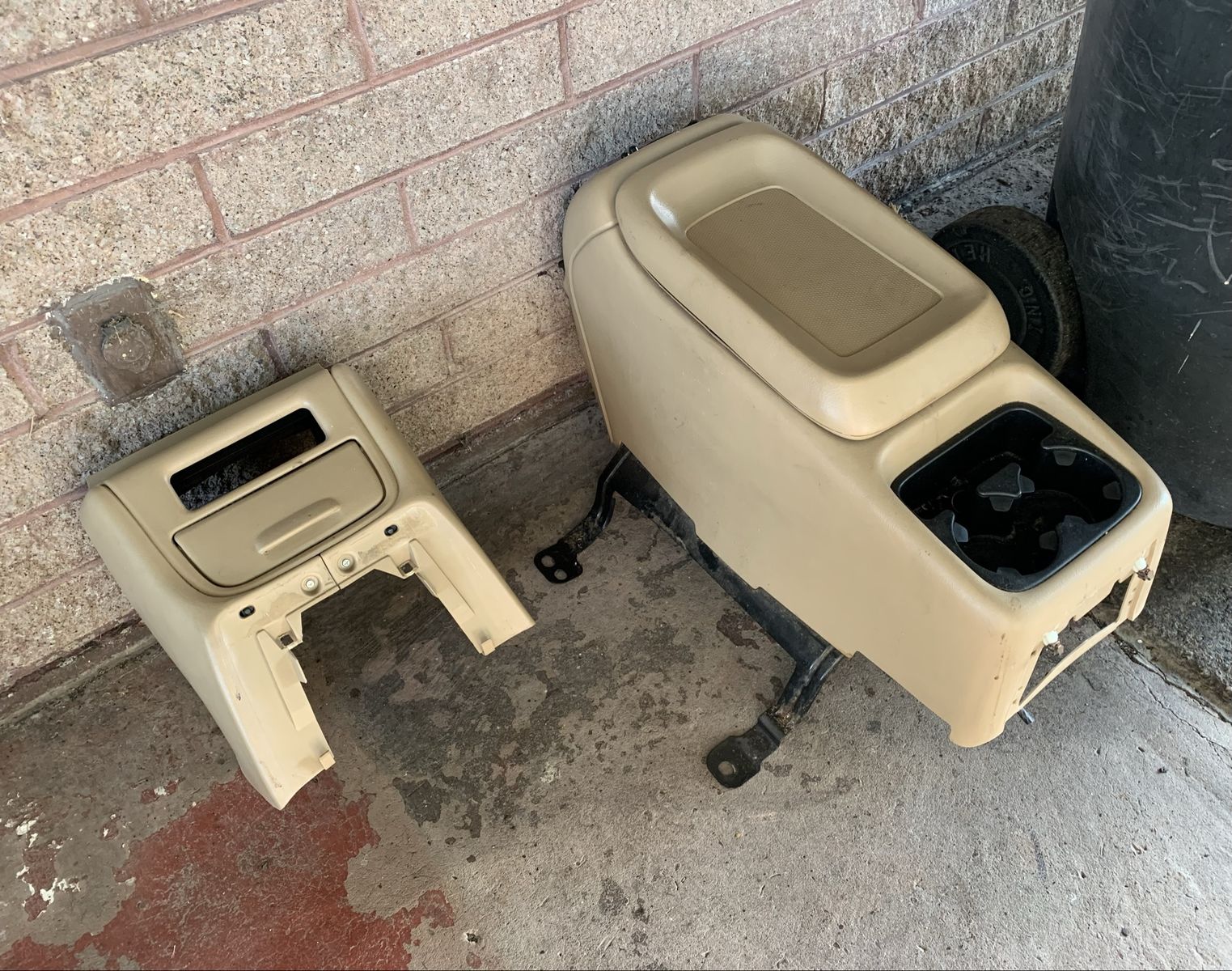GMT800 Yukon tahoe suburban center console assembly with keys