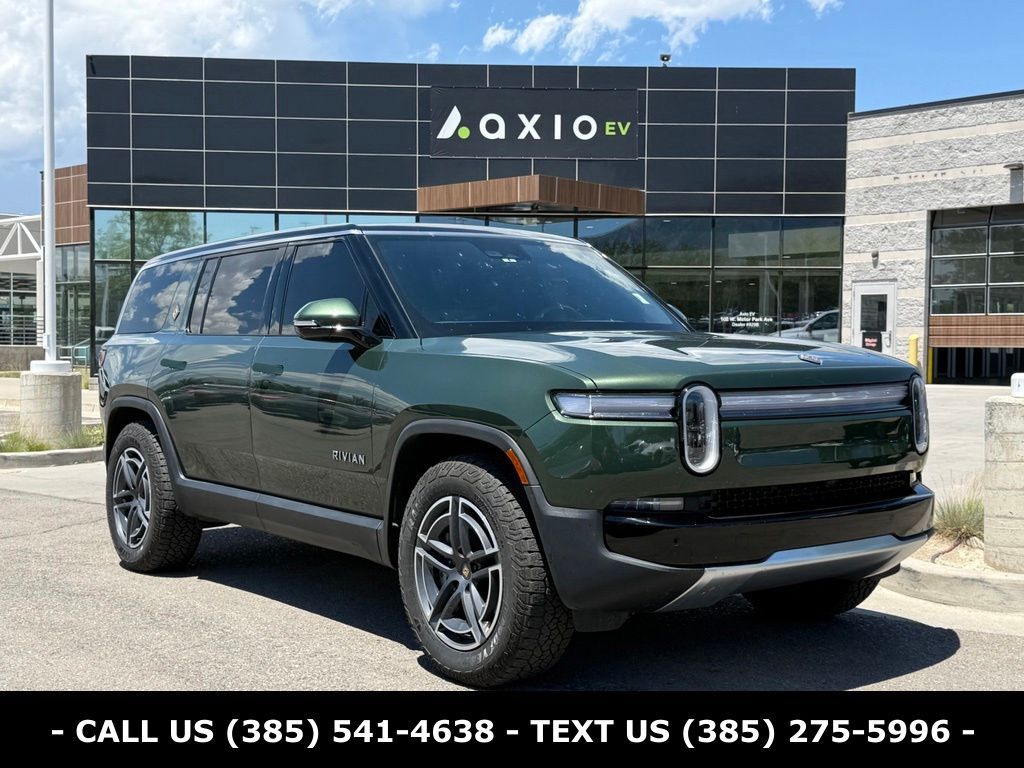 2025 Rivian R1S Adventure