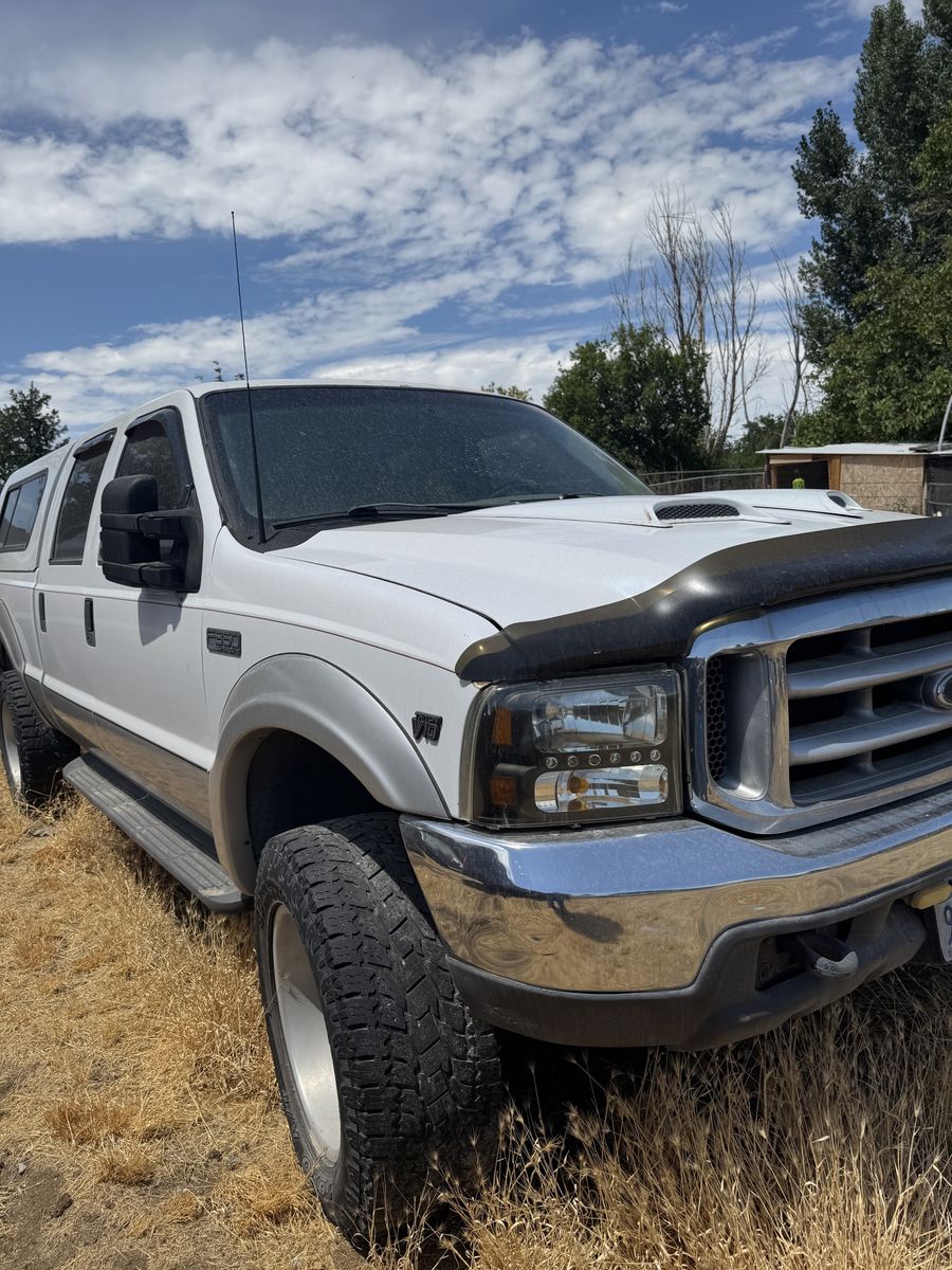 Ford F-350 V10 Super Duty Dually Truck 4x4