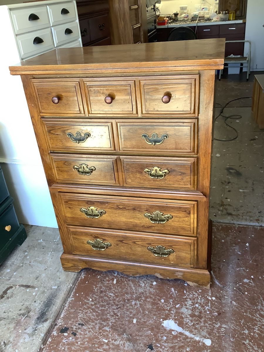 5 Drawer Broyhill Dresser