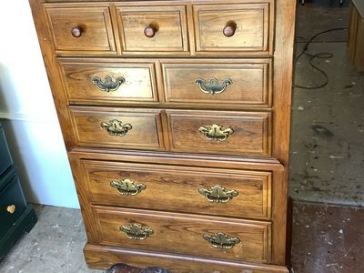 5 Drawer Broyhill Dresser