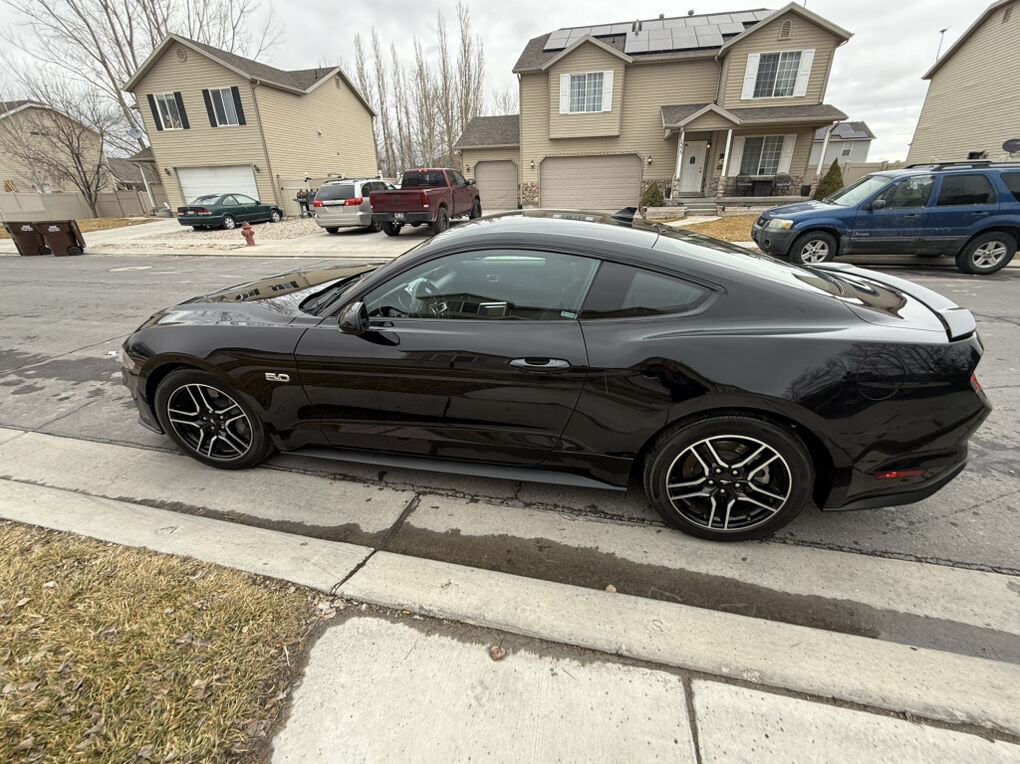 2022 FORD MUSTANG GT Premium