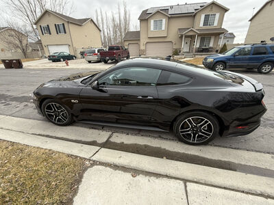 2022 FORD MUSTANG GT Premium