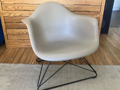 Eames Low Plastic Armchair, Tan