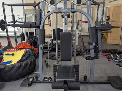 Weight lifting machine. Home workout. Weider Pro 3550.