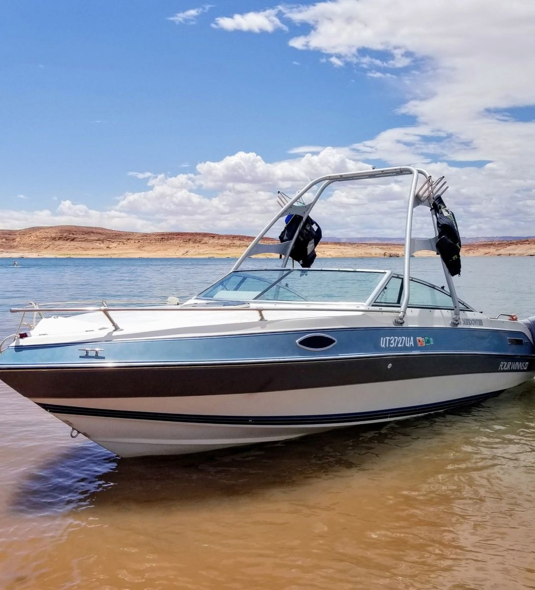 1990 Four Winns 205 Sundowner Cuddy Cab Boat with Wake Tower