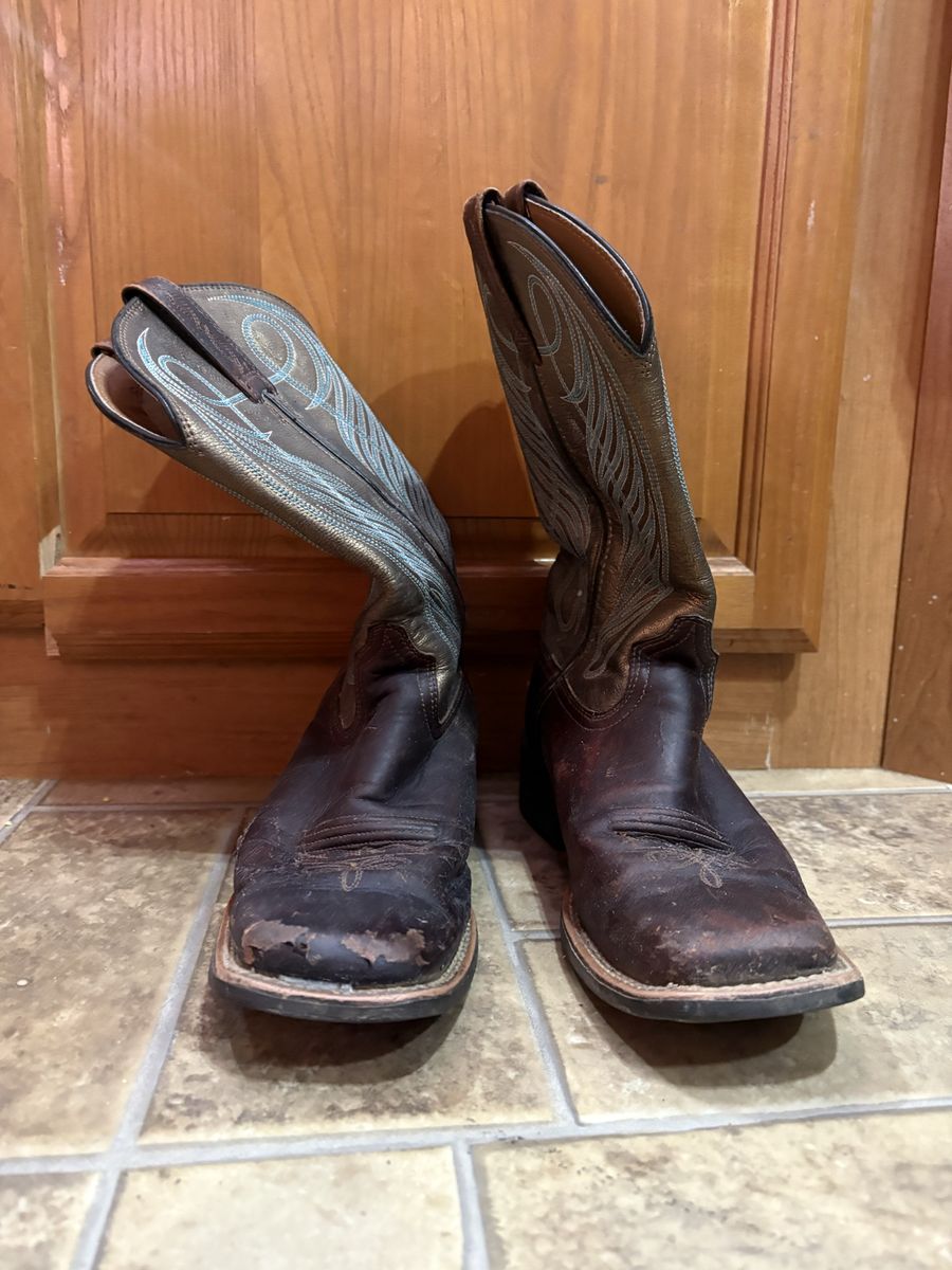 Ariat Women's Bronze & Brown Western Cowboy Boots with Turquoise Stitching - Size 8