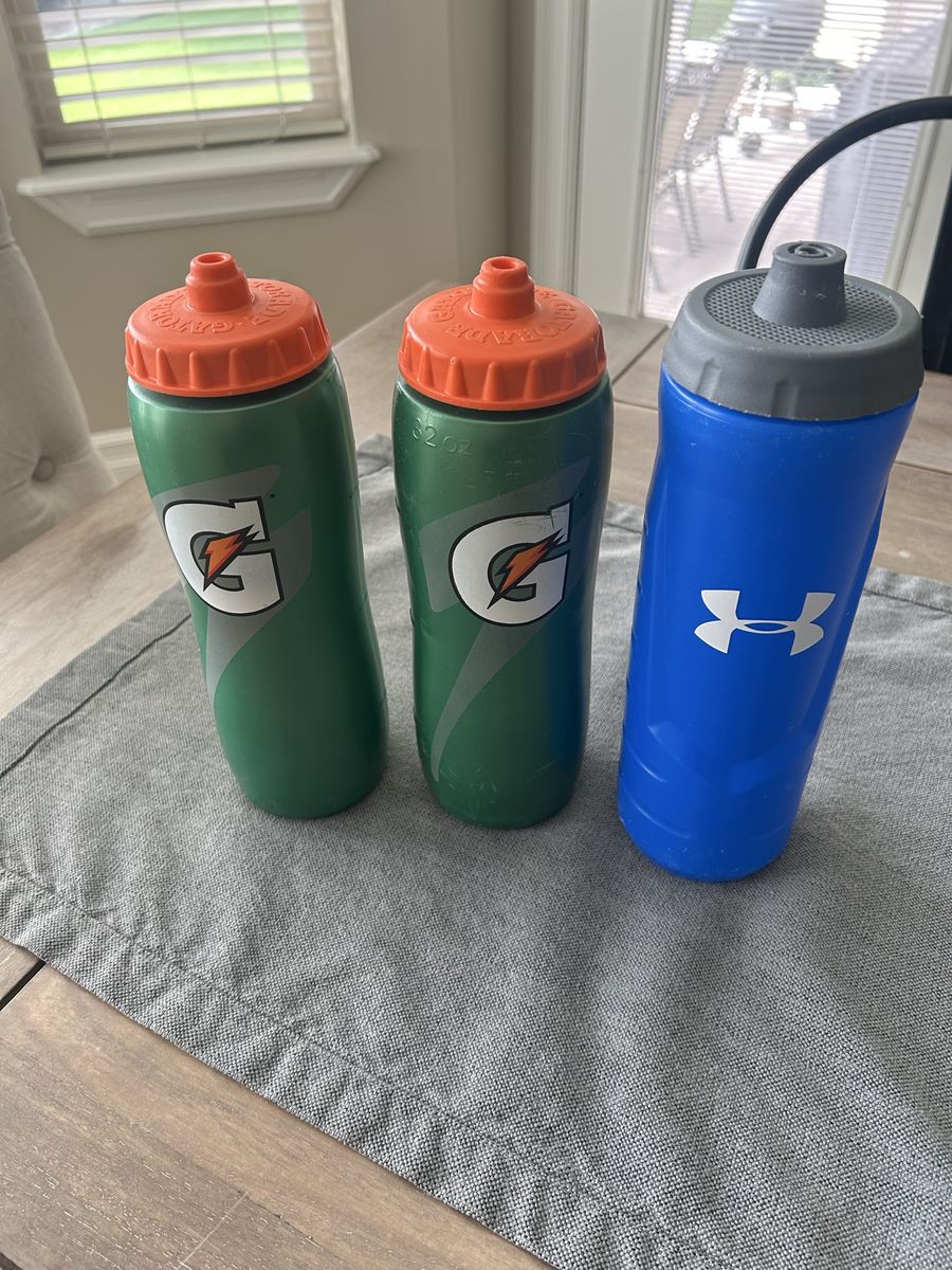 Squeeze mouth sports water bottles