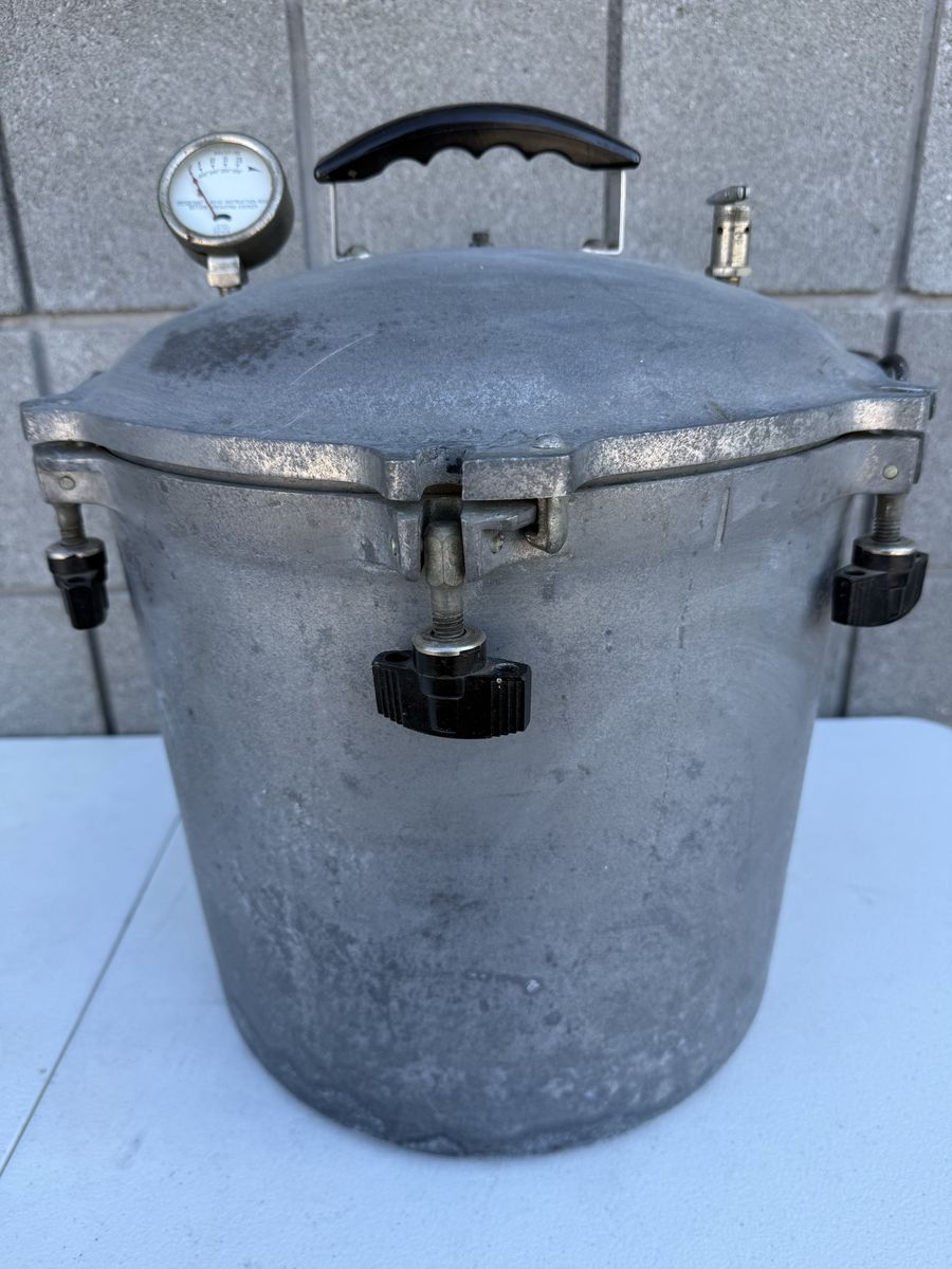 Older All American Pressure Cooker / Canner 25 Qt