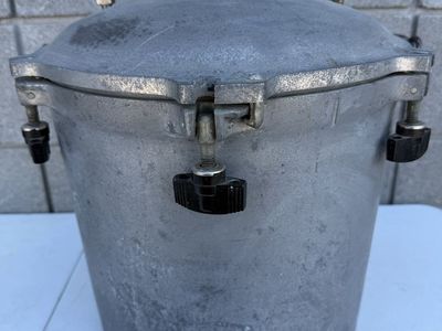 Older All American Pressure Cooker / Canner 25 Qt