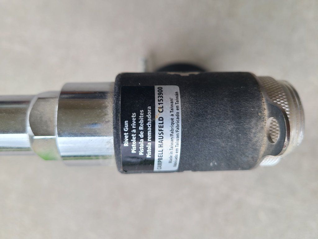 Used Pneumatic Rivet Gun