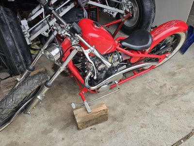 Custom Yamaha Red Chopper Motorcycle - Classic Style & Performance