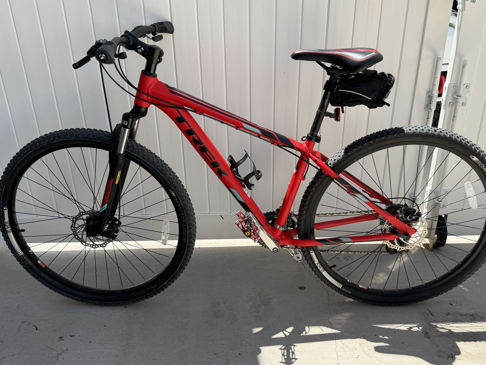 Mens TREK Mountain Bike