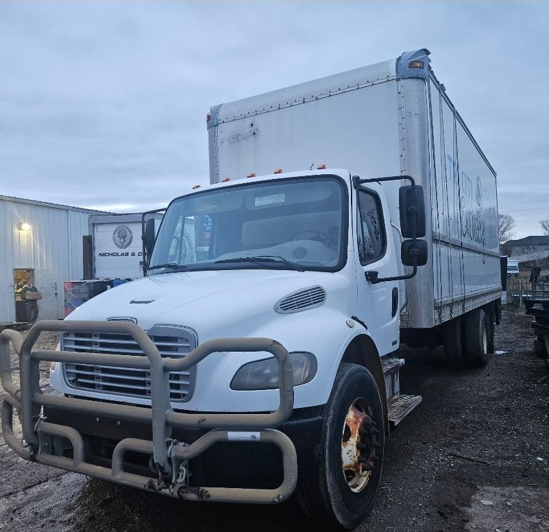 2006 Freightliner M2 106 