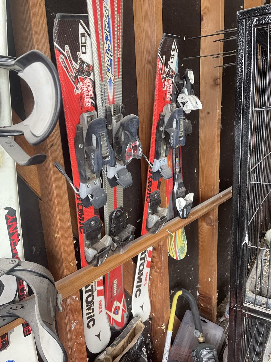 Kids skis different size