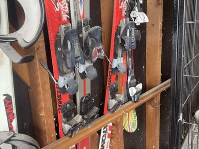 Kids skis different size