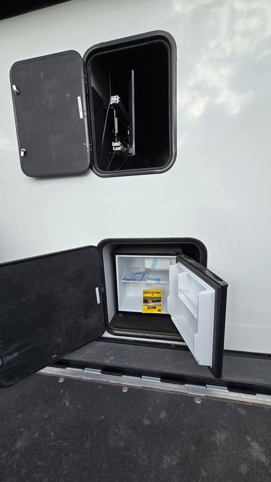 Main image 19
