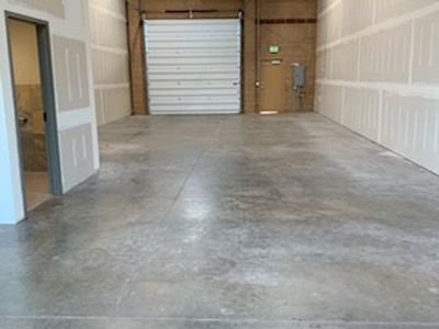 1550 SF of Warehouse w/ Restroom