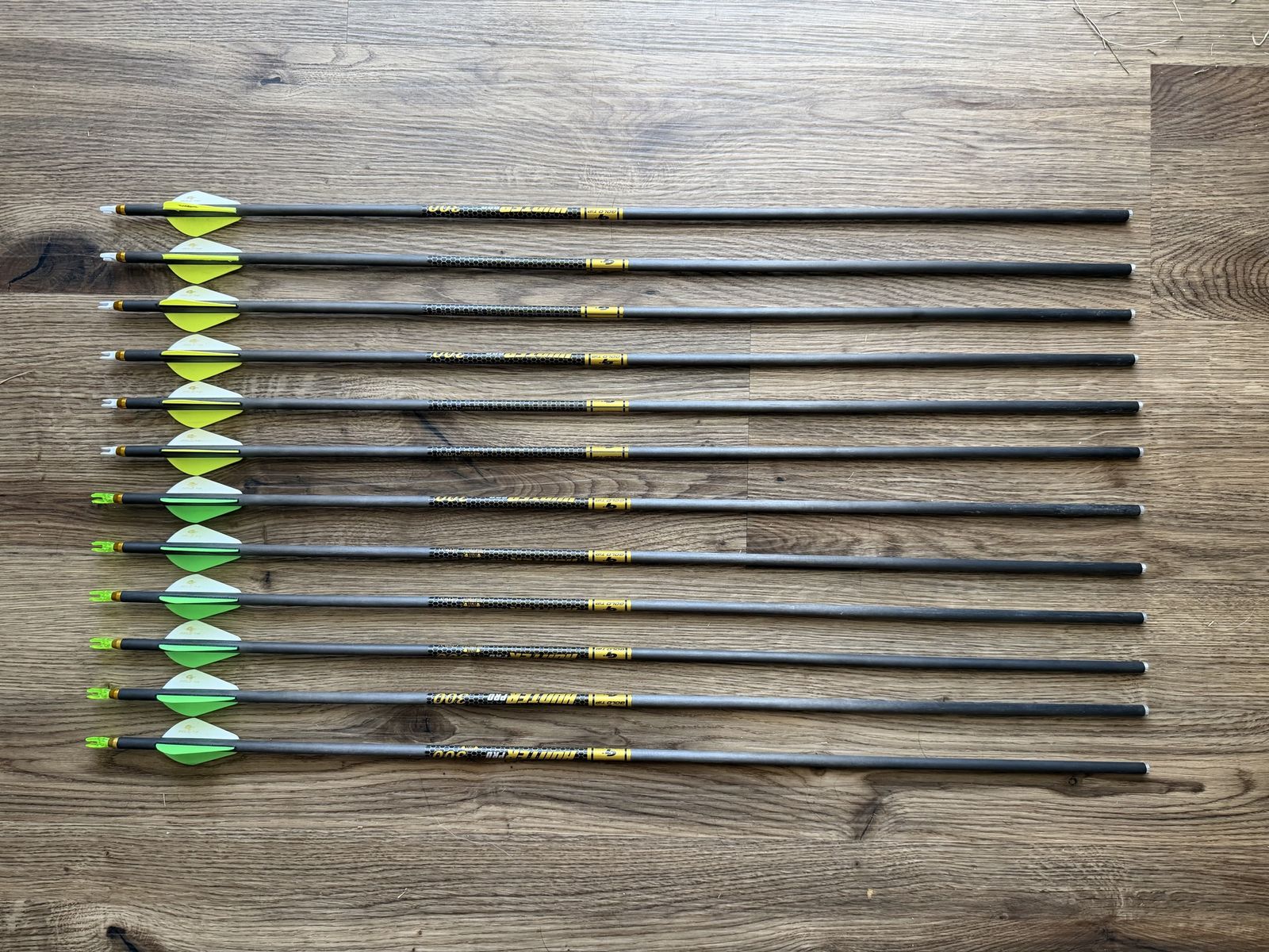 Gold Tip Hunter Pro 300 Carbon Arrows