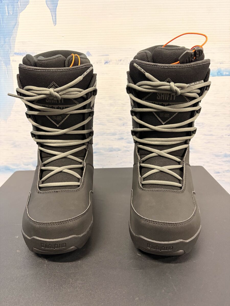 Lightly Used 2026 Thirtytwo Shifty Lace Black Men's Snowboard Boot - 9.0M US