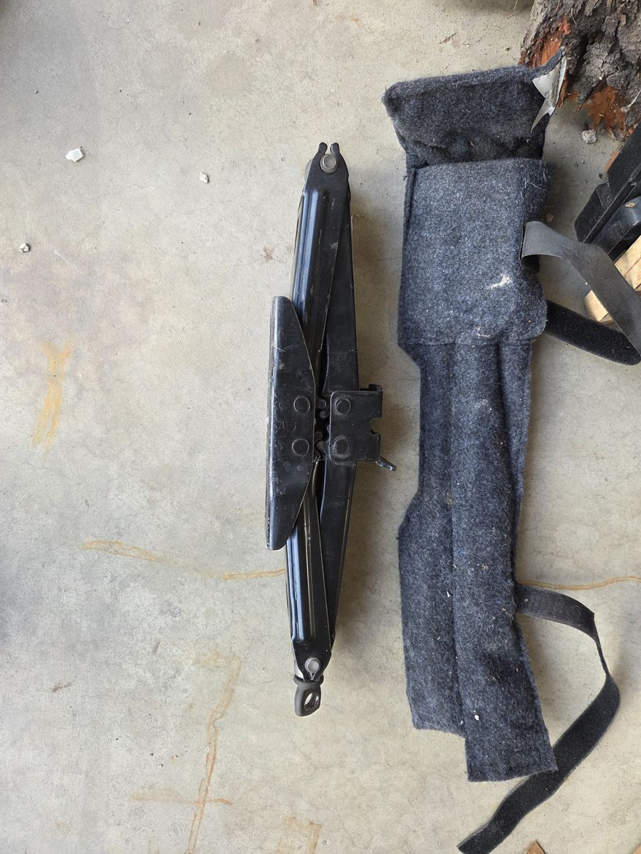 FREE Car Scissor Jack