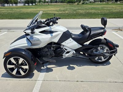 2015 Can Am Spyder SE 6 (No Clutch-Semi Automatic with Reverse)