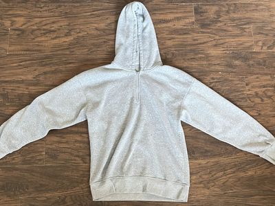Women’s light grey hoodie