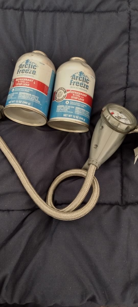 Arctic Freeze R-134a Refrigerant & Stop Leak Cans with B'laster Recharge Hose Kit