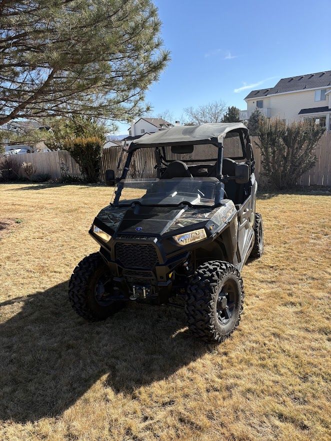 Polaris Razor 900