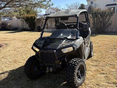 Polaris Razor 900
