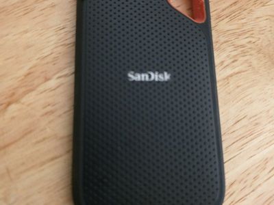 SanDisk 500GB Extreme Portable SSD - Up to 1050MB/