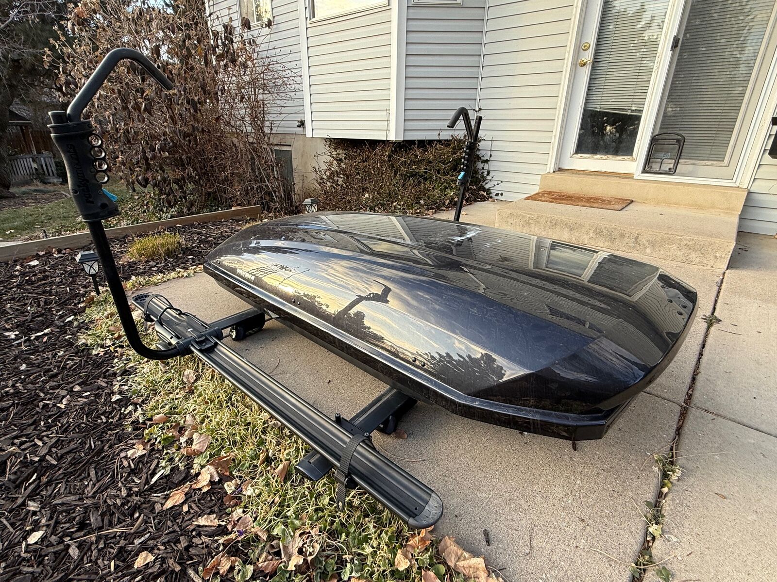 Yakima Cargo Carrier w/twin RockyMounts Bike racks