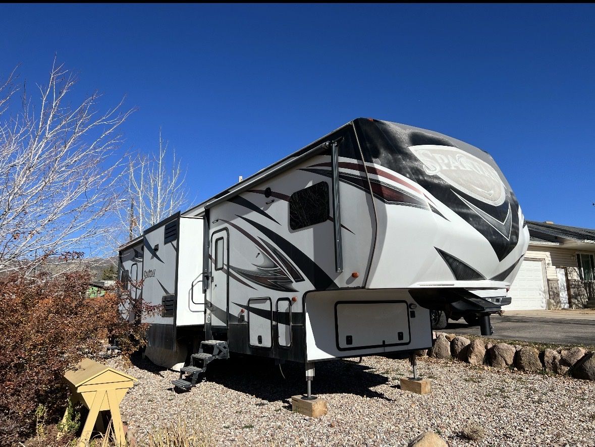 2016 Spartan 1245 5th Wheel Toy Hauler