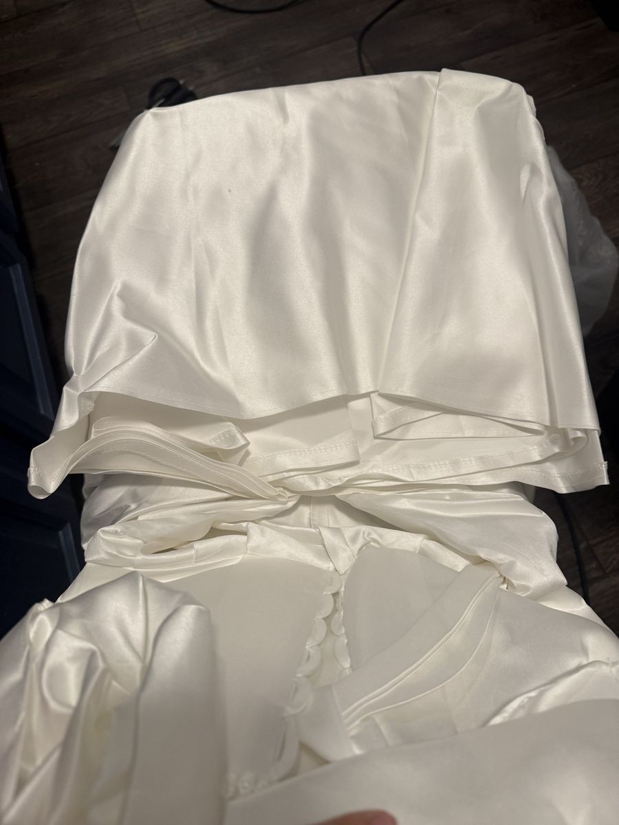 Main image 6
