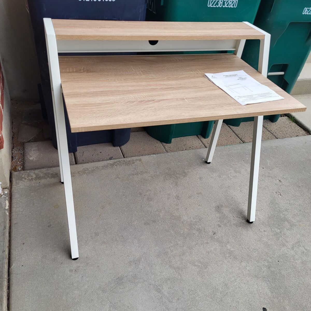 Safco Writing Desk Qty-1