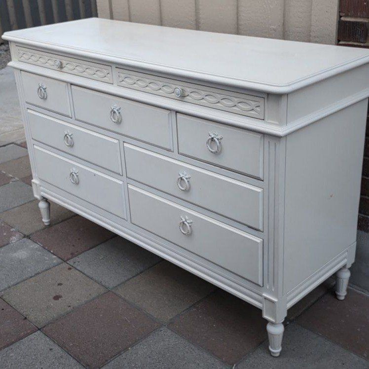 9 Drawer Dresser