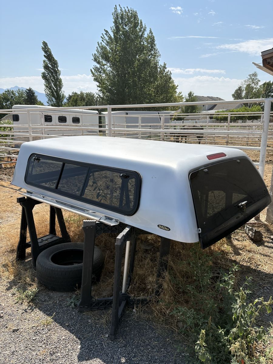 Leer Snugtop camper shell 