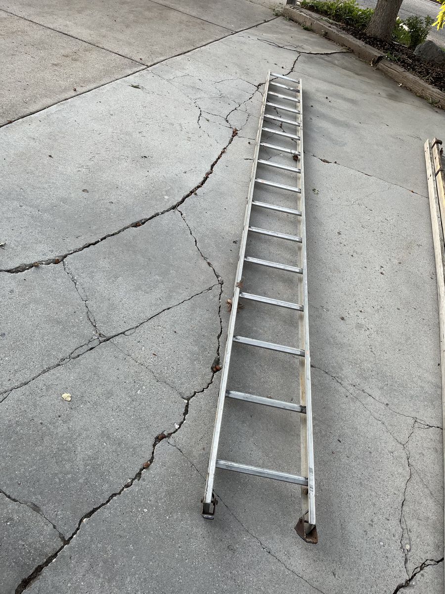 Aluminum ladder