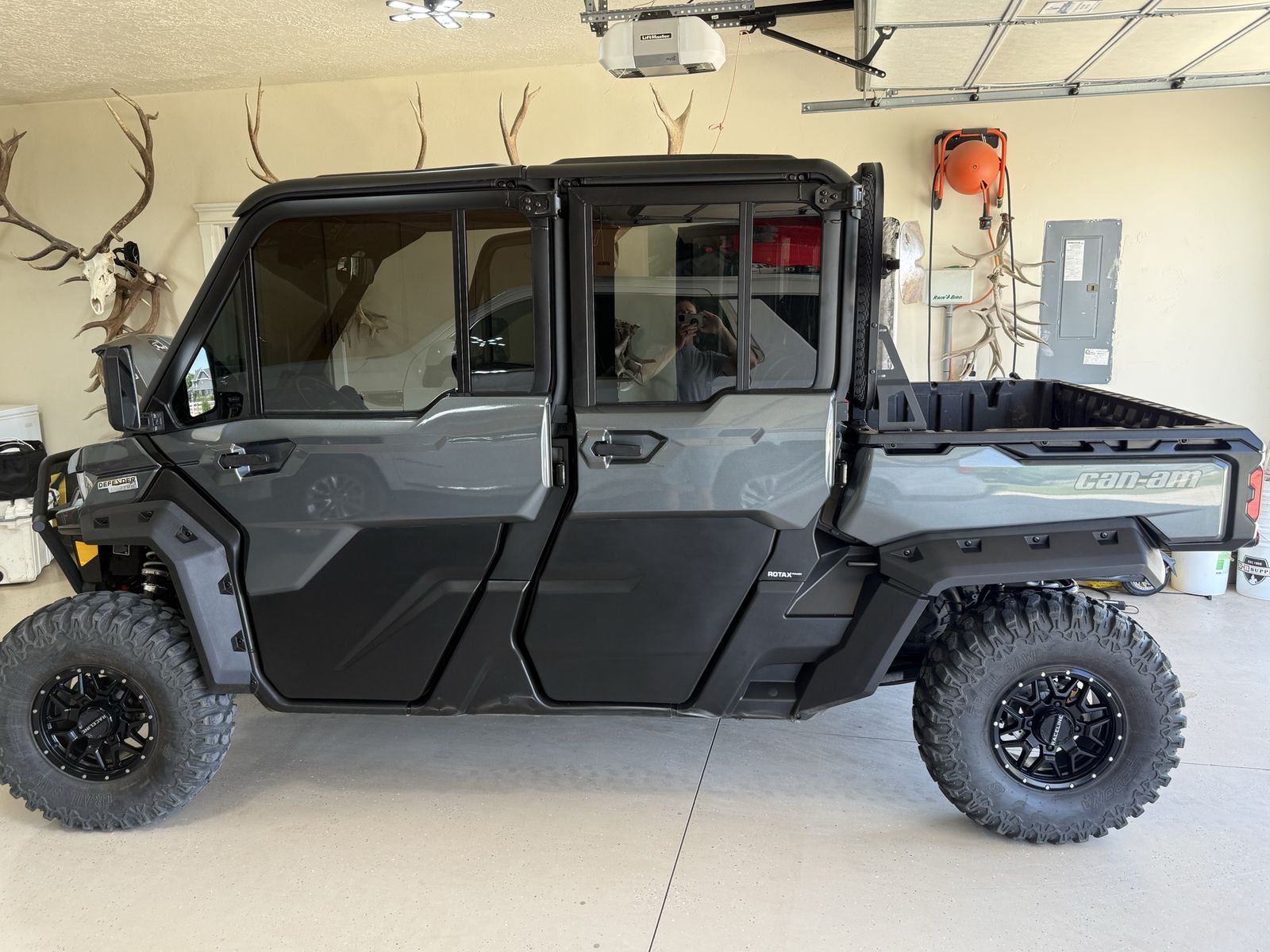 2022 Can am defender max limited HD10